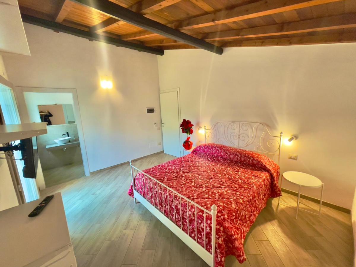 Bed and Breakfast Domu Virginia Кастиадас Экстерьер фото