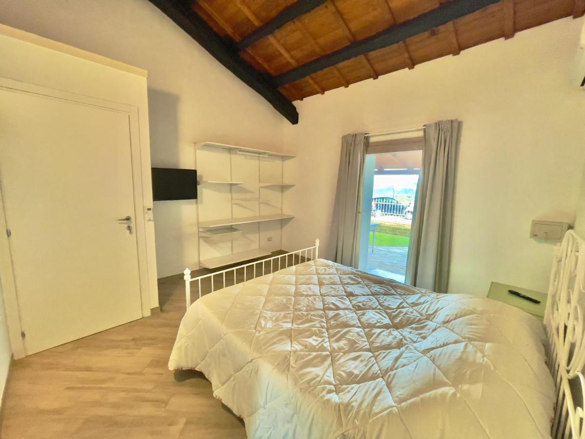 Bed and Breakfast Domu Virginia Кастиадас Экстерьер фото