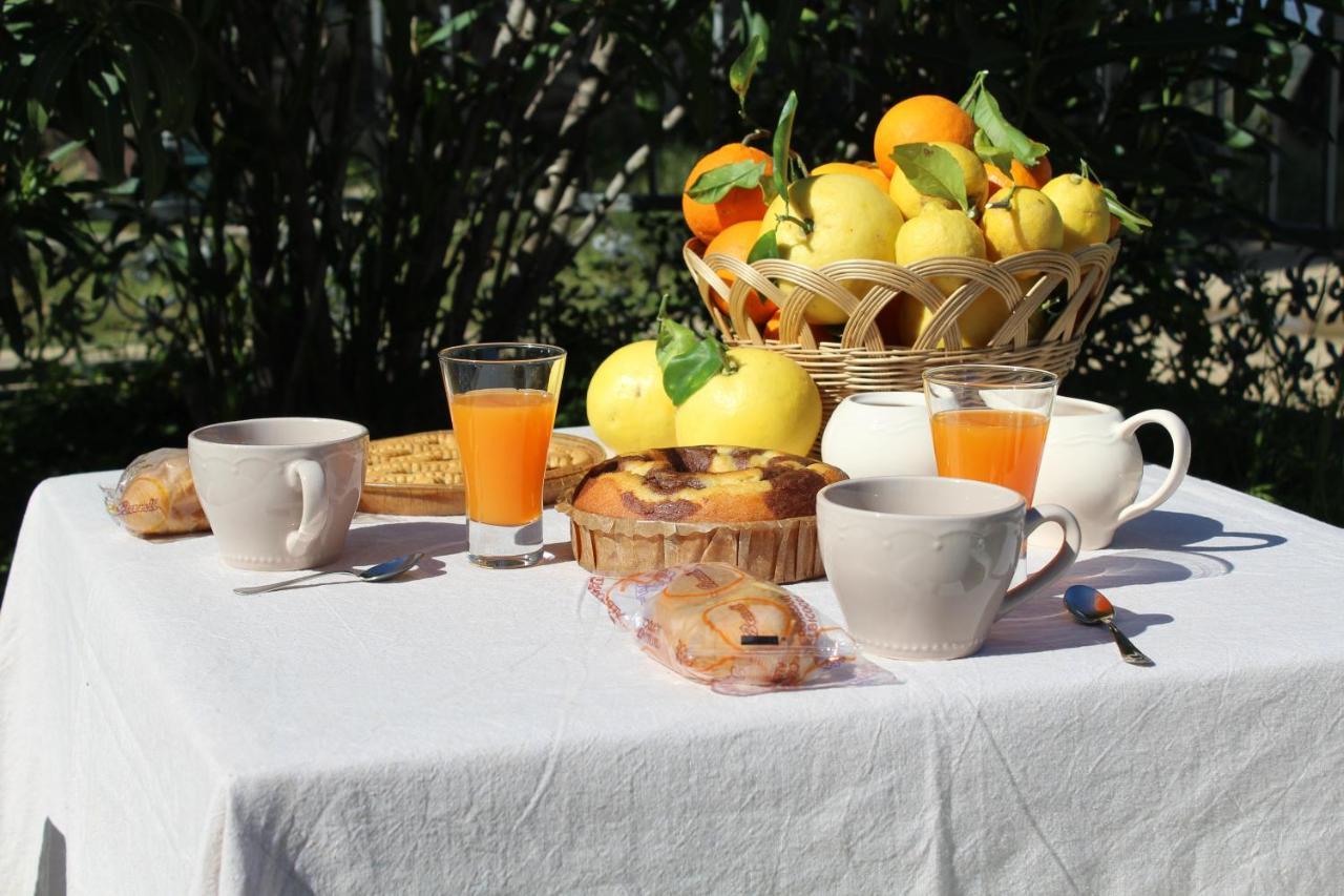 Bed and Breakfast Domu Virginia Кастиадас Экстерьер фото