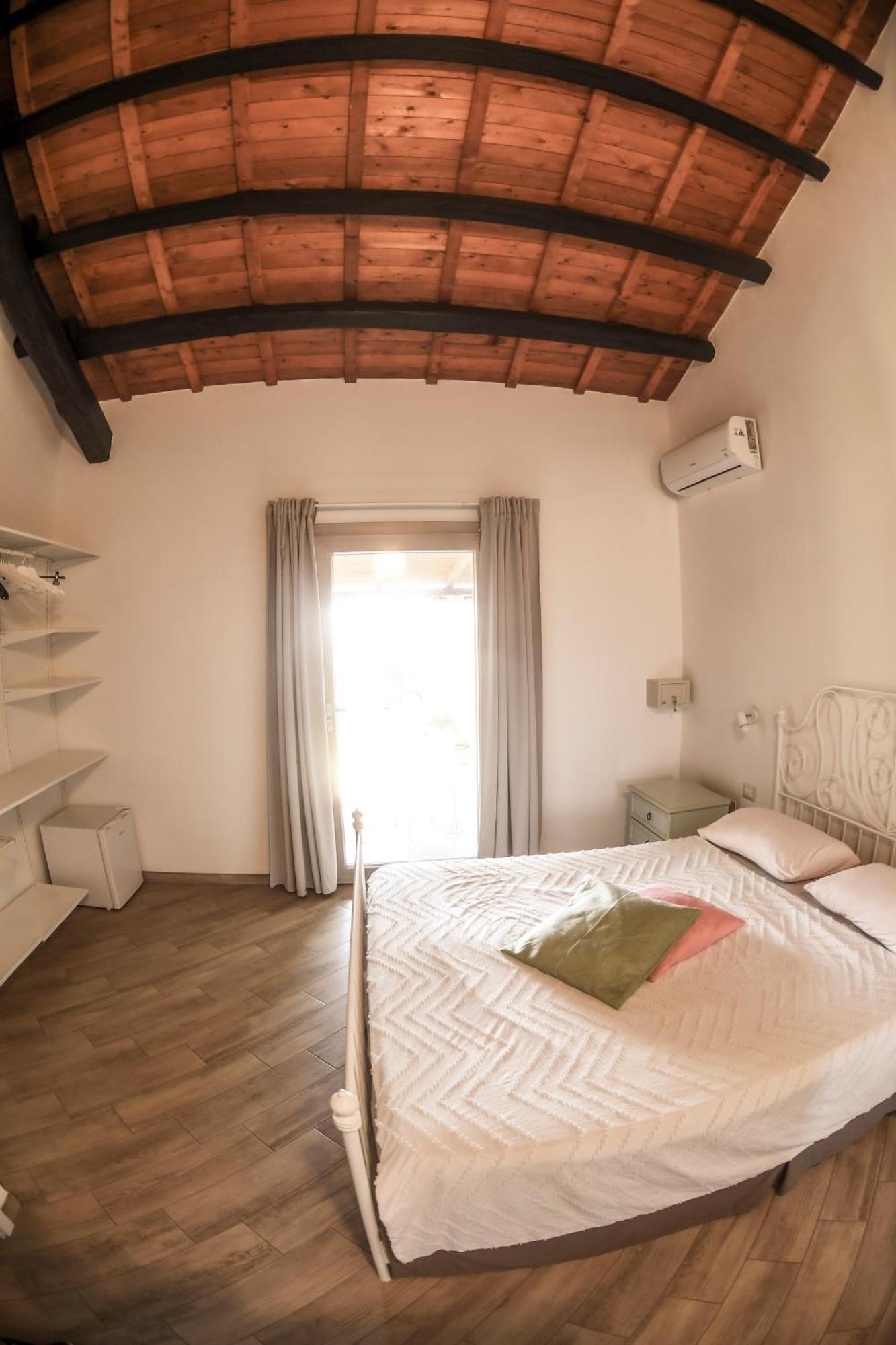 Bed and Breakfast Domu Virginia Кастиадас Экстерьер фото