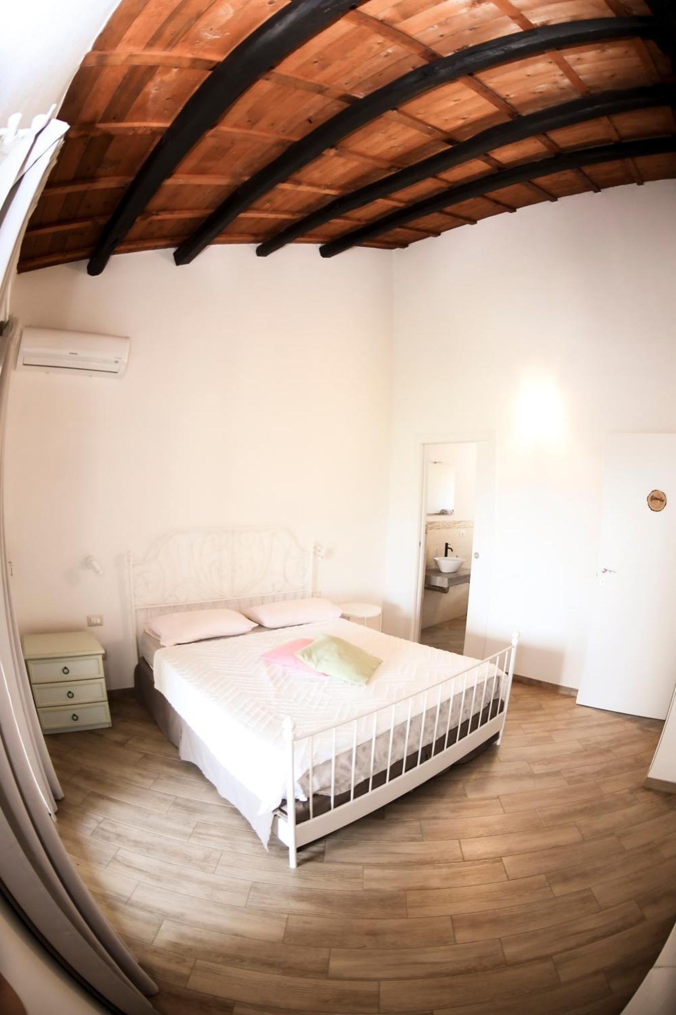 Bed and Breakfast Domu Virginia Кастиадас Экстерьер фото