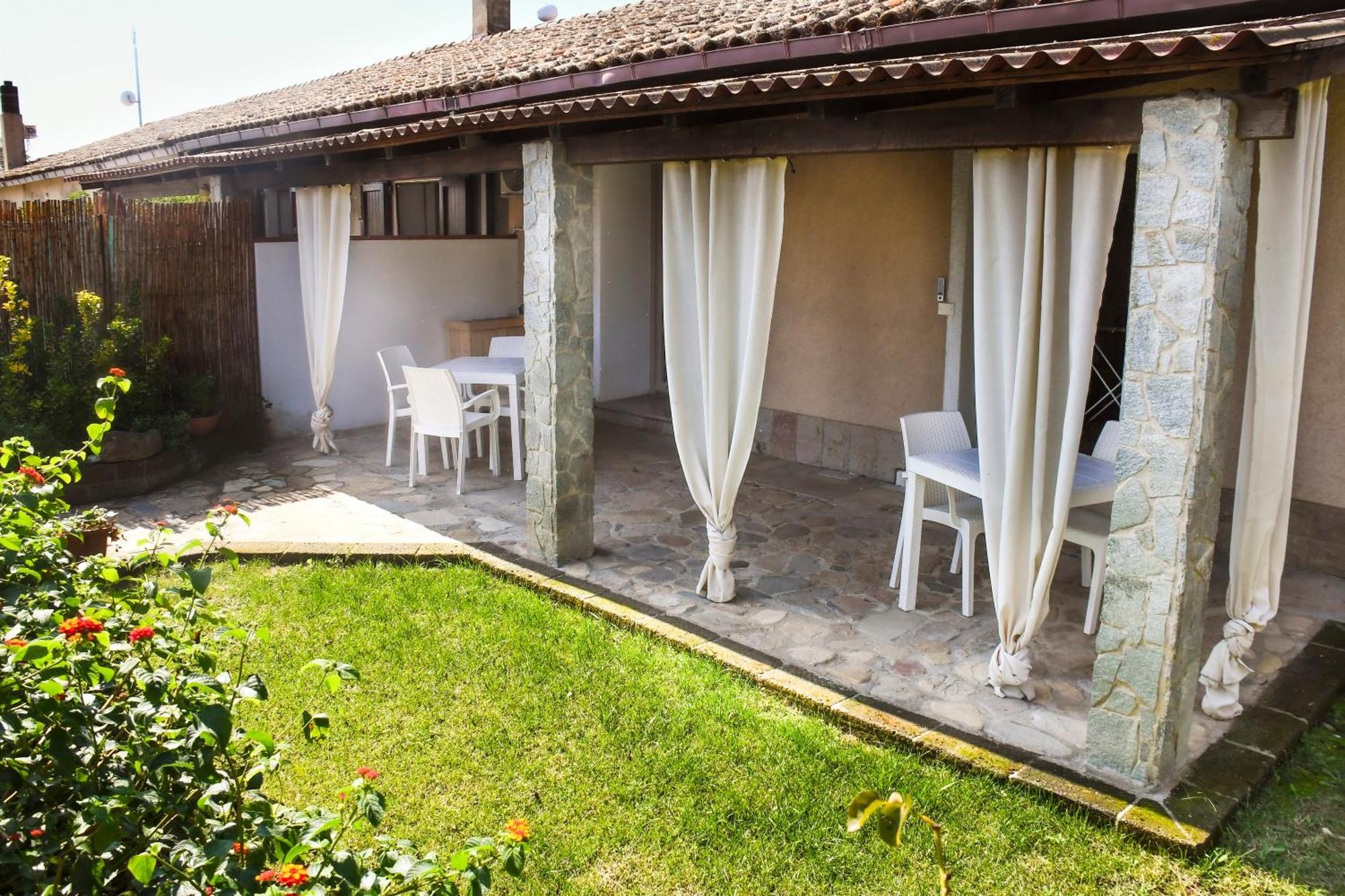 Bed and Breakfast Domu Virginia Кастиадас Экстерьер фото