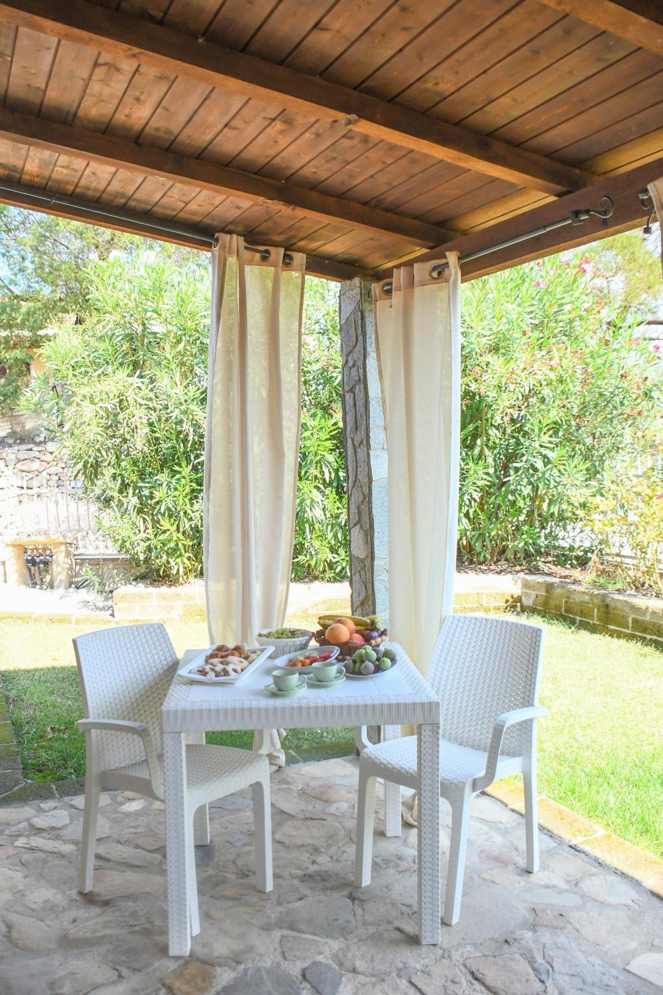 Bed and Breakfast Domu Virginia Кастиадас Экстерьер фото